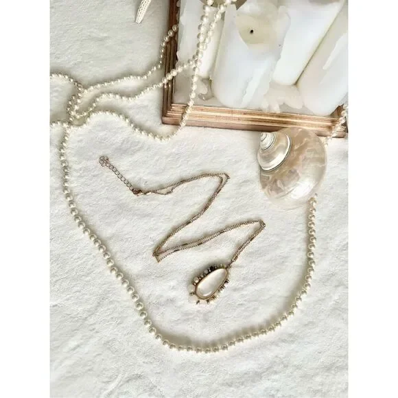 Seashell cream beaded pendant bohemian style necklace ￼ - Picture 5 of 6